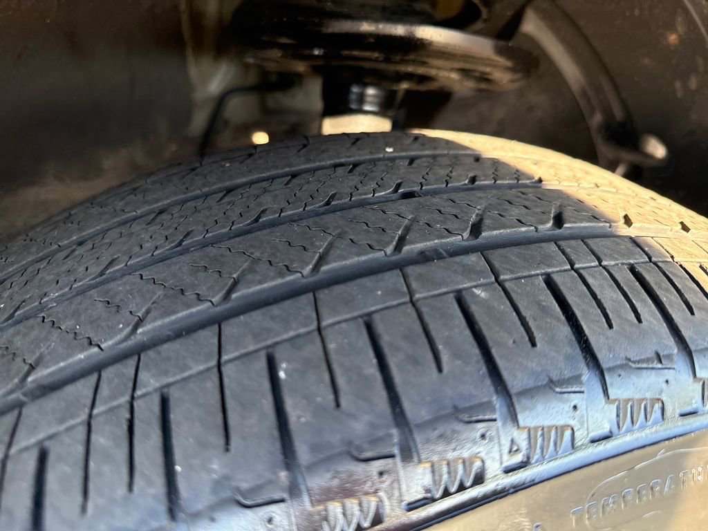 Used 2024 Nissan Pathfinder Platinum w/ Cargo Package image 31