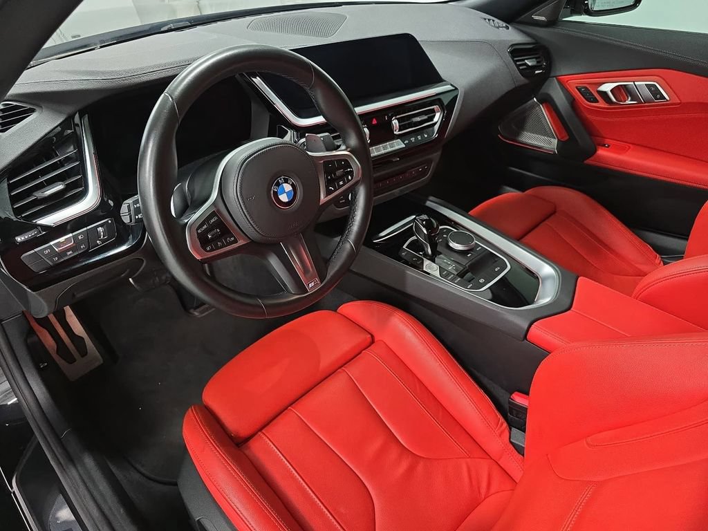 Used 2025 BMW Z4 sDrive30i w/ Shadowloine Package RWD image 4