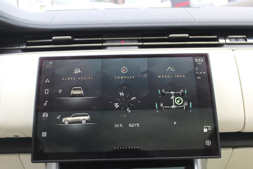 Used 2023 Land Rover Range Rover SE image 19