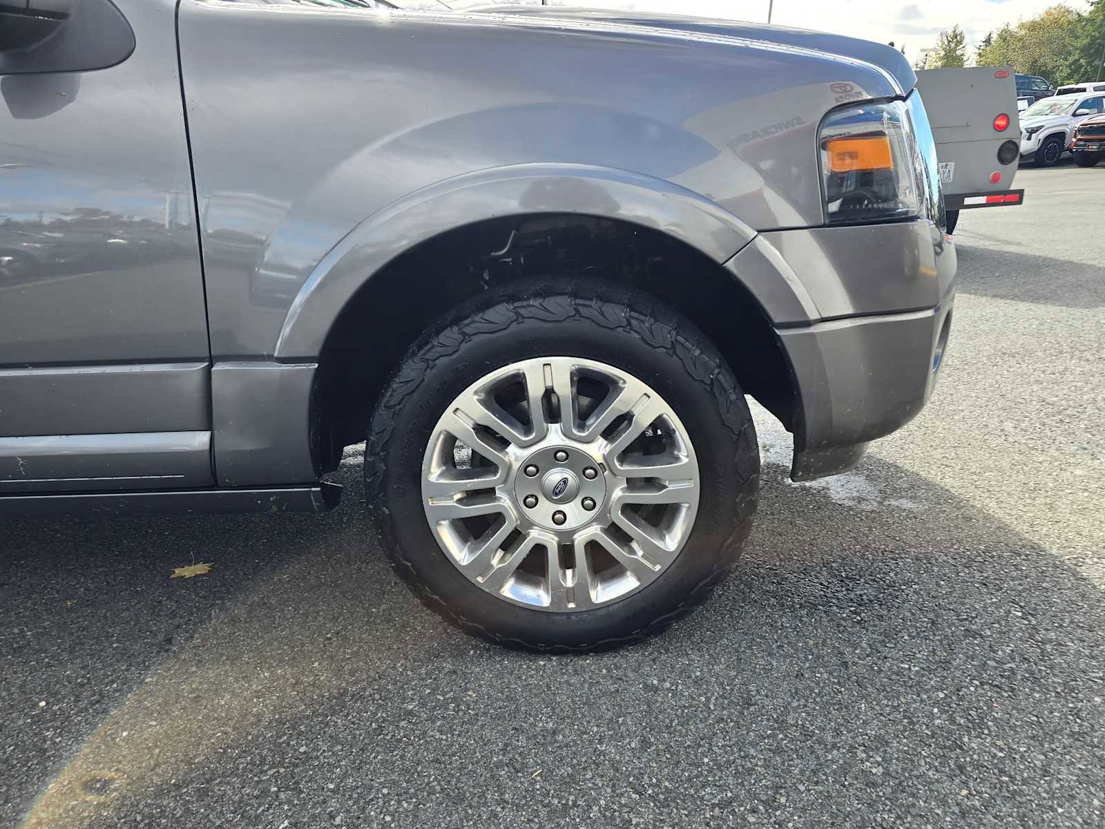 Used 2013 Ford Expedition Limited image 9