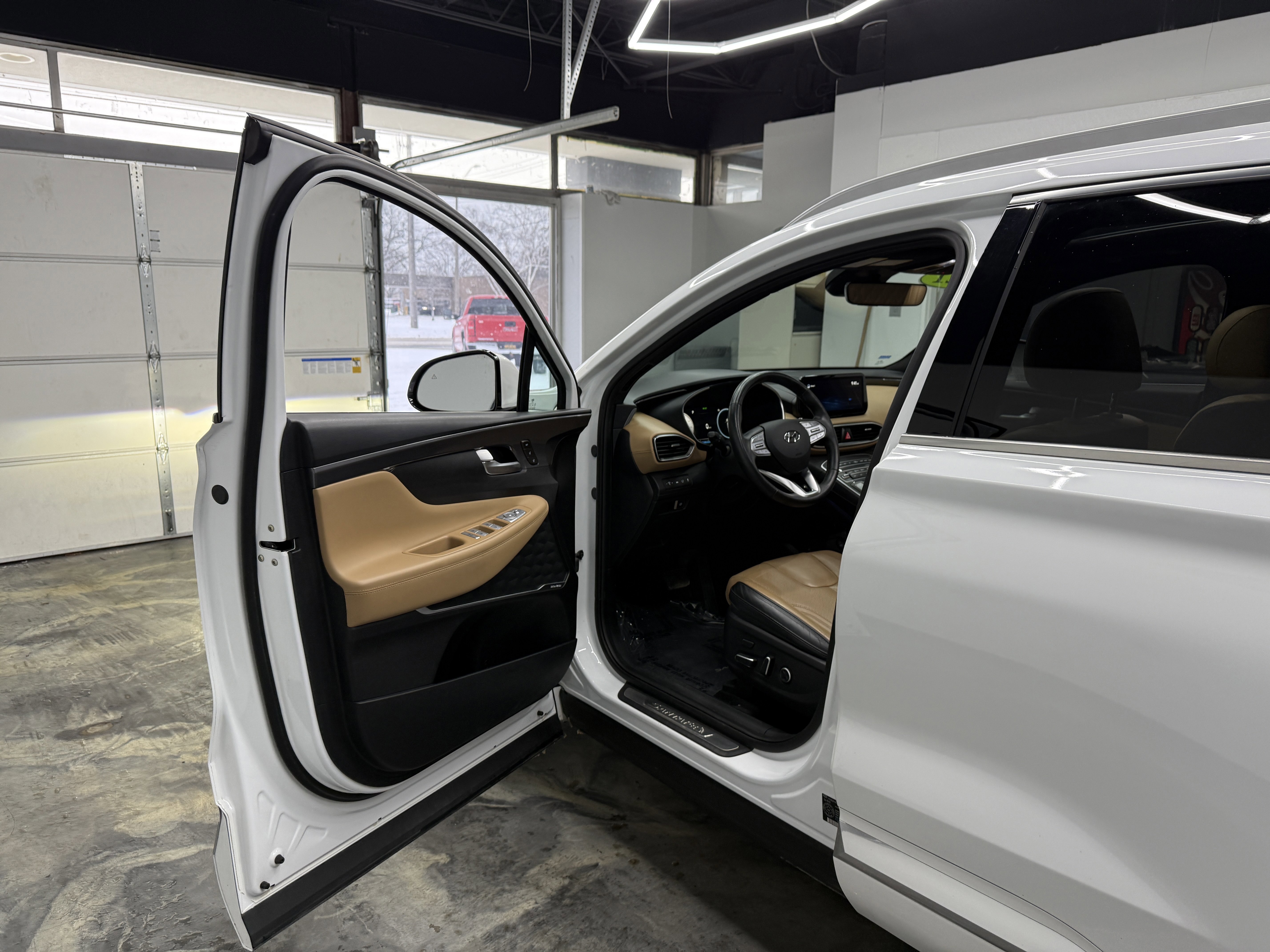 Used 2021 Hyundai Santa Fe Calligraphy image 12