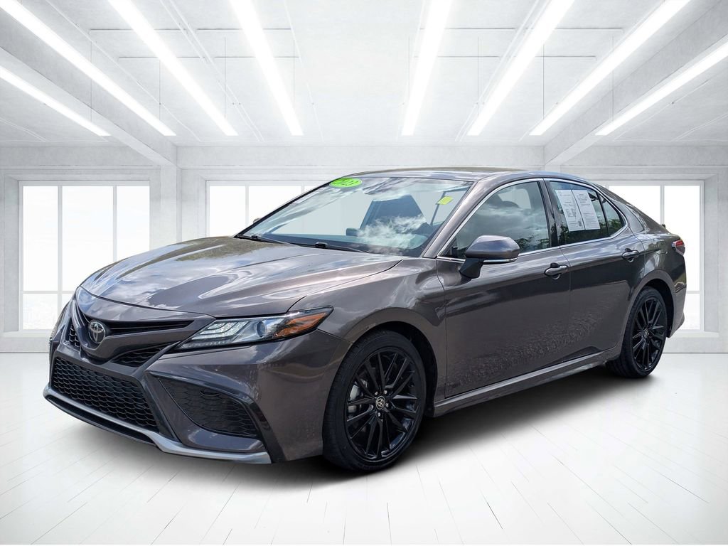 Used 2023 Toyota Camry XSE FWD image 7