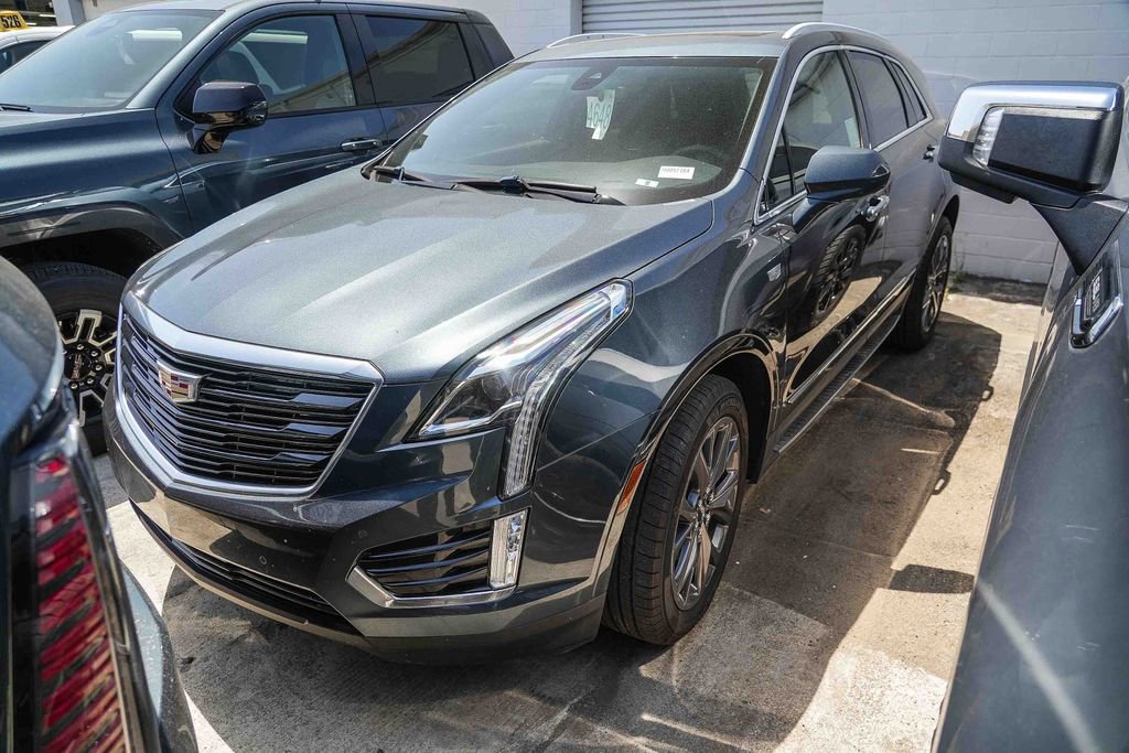Used 2019 Cadillac XT5 Luxury w/ Sport Package FWD image 4