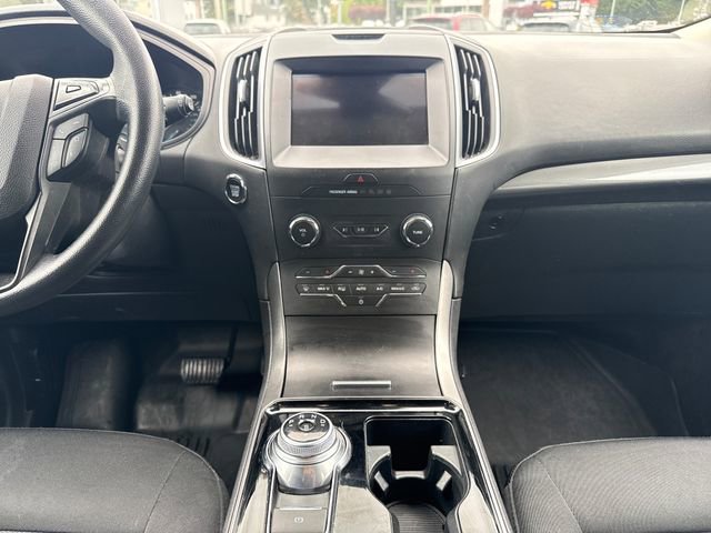 Used 2020 Ford Edge SE FWD image 19