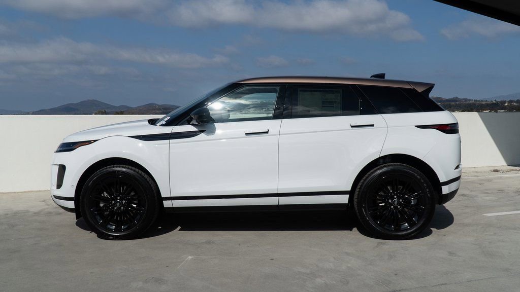 Used 2025 Land Rover Range Rover Evoque S image 2