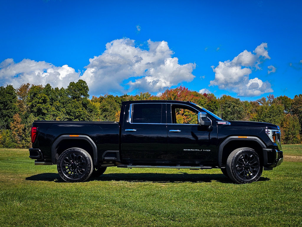 Used 2024 GMC Sierra 2500 Denali w/ Snow Plow Prep/Camper Package AWD/4WD image 3
