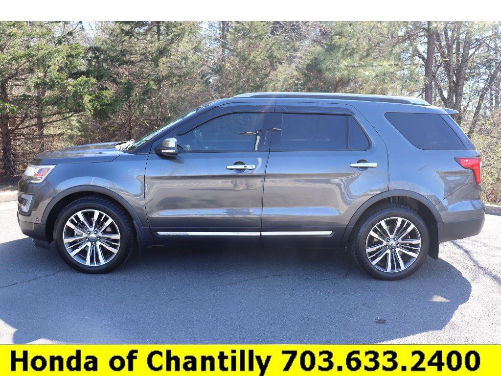 Used 2017 Ford Explorer Platinum image 4