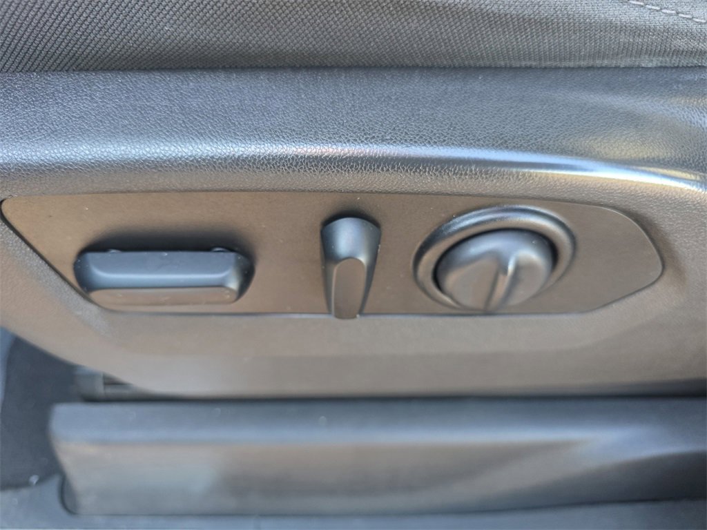 Used 2020 GMC Sierra 1500 SLE w/ SLE Value Package image 19