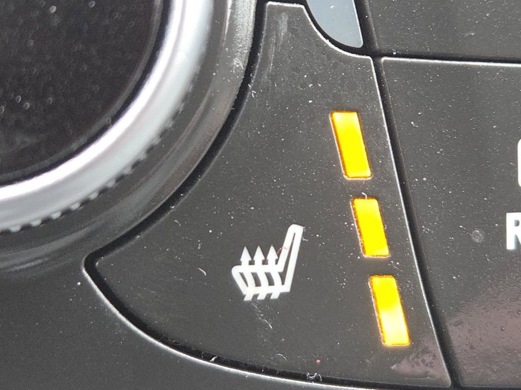 Used 2019 Chevrolet Malibu LT w/ LPO, Convenience Package 2 image 4