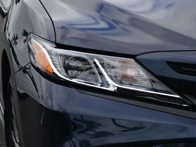 Used 2020 Toyota Camry SE w/ Convenience Package FWD image 5