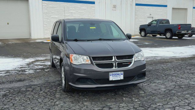 Used 2020 Dodge Grand Caravan SE w/ UConnect Hands-Free Group image 3