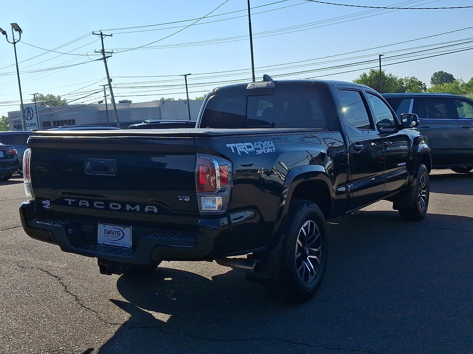 Used 2022 Toyota Tacoma TRD Sport w/ TRD Premium Sport Package AWD/4WD image 4