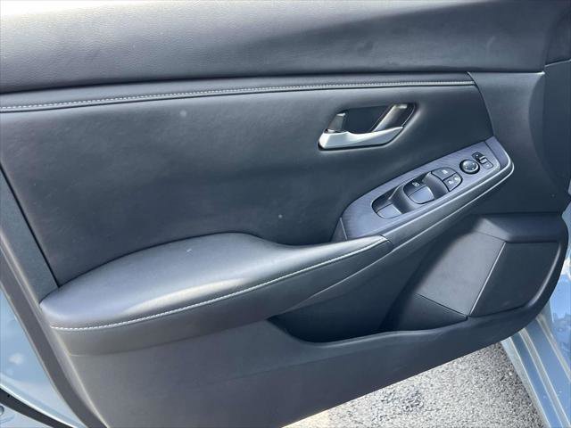 Used 2025 Nissan Sentra SV FWD image 18