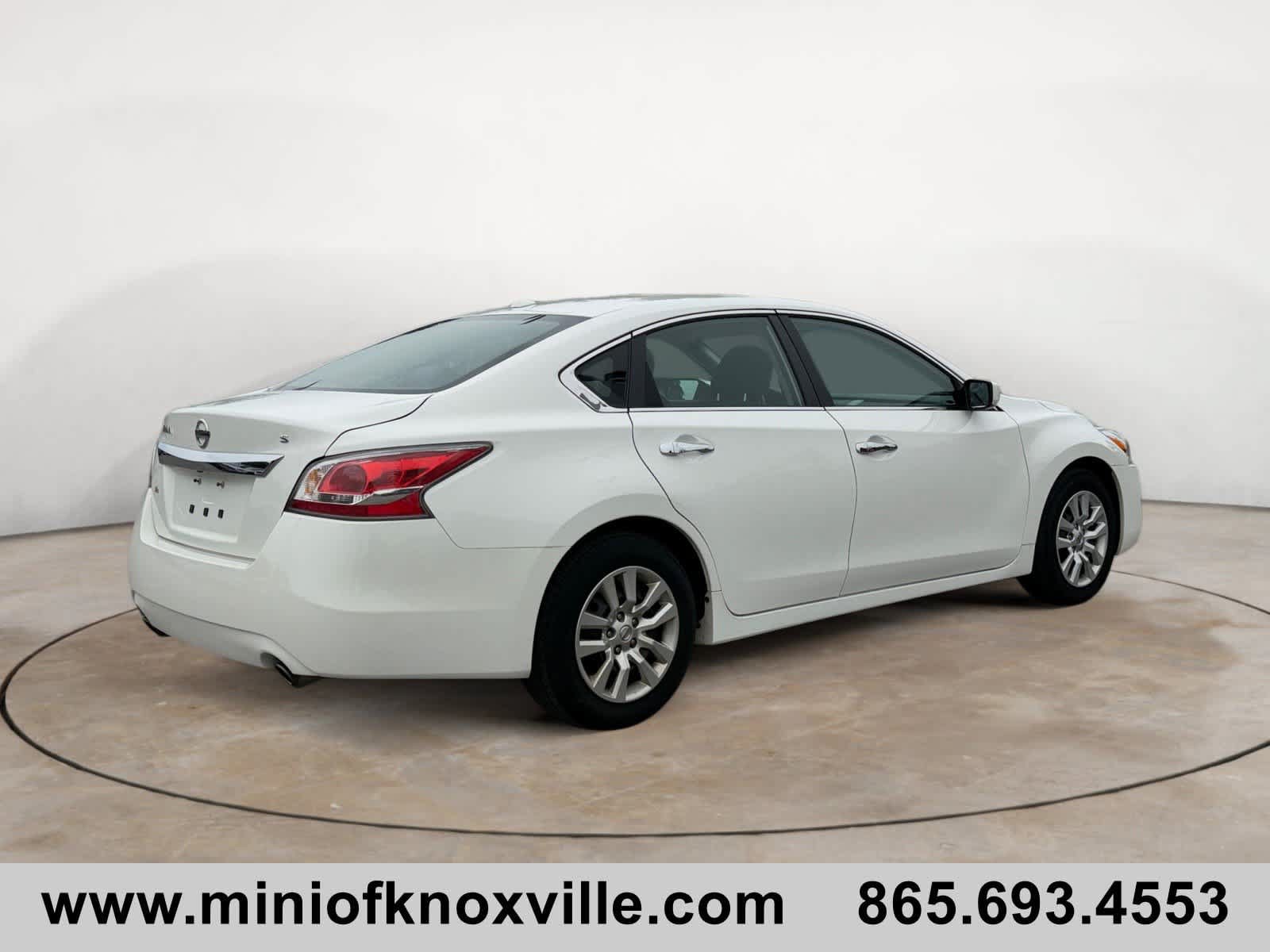 Used 2015 Nissan Altima 2.5 S w/ Power Driver Seat Package FWD image 3