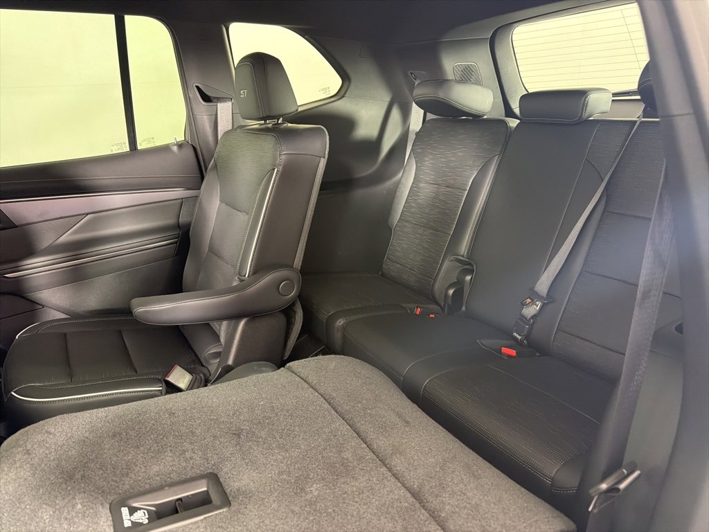 Used 2025 Buick Enclave Sport Touring image 25