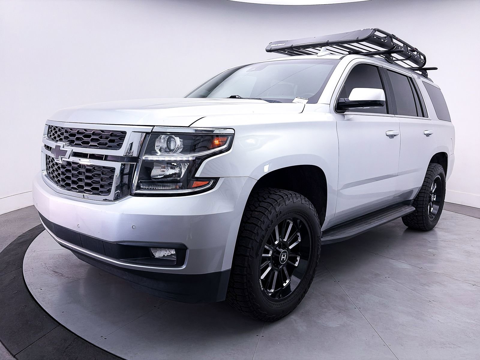 Used 2017 Chevrolet Tahoe LT w/ Luxury Package AWD/4WD image 9