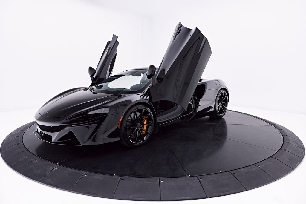 Used 2026 McLaren Artura RWD image 22
