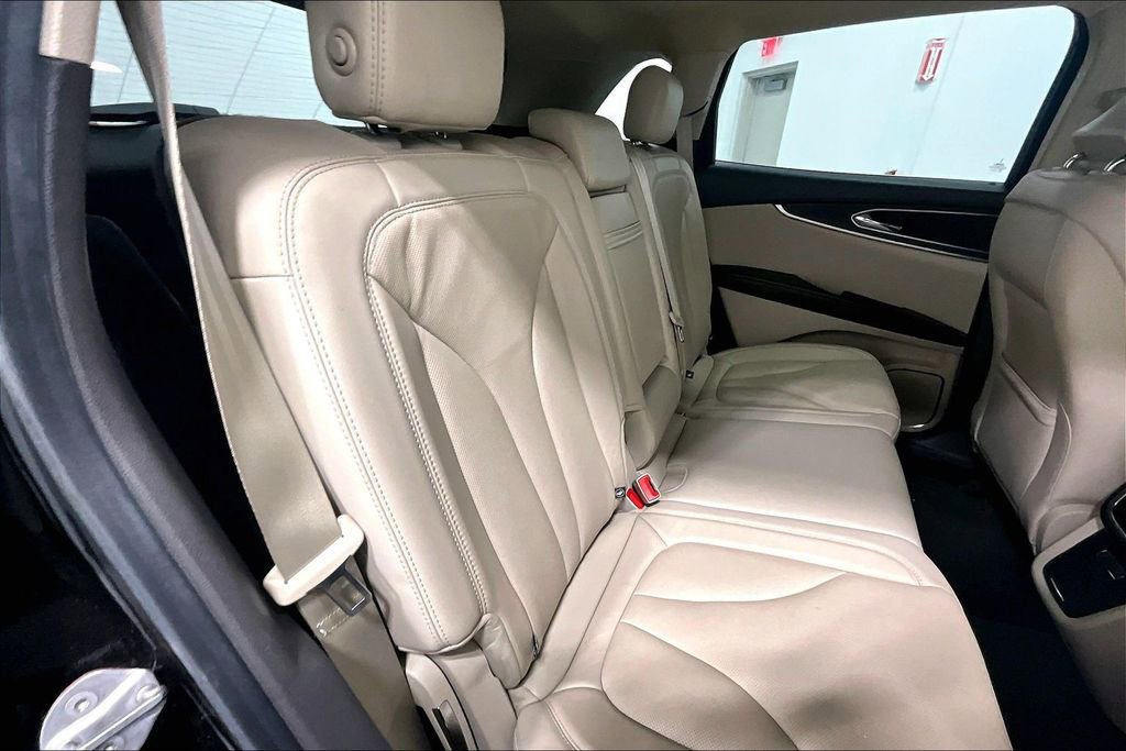 Used 2017 Lincoln MKX Reserve w/ Lincoln MKX Climate Package FWD image 28