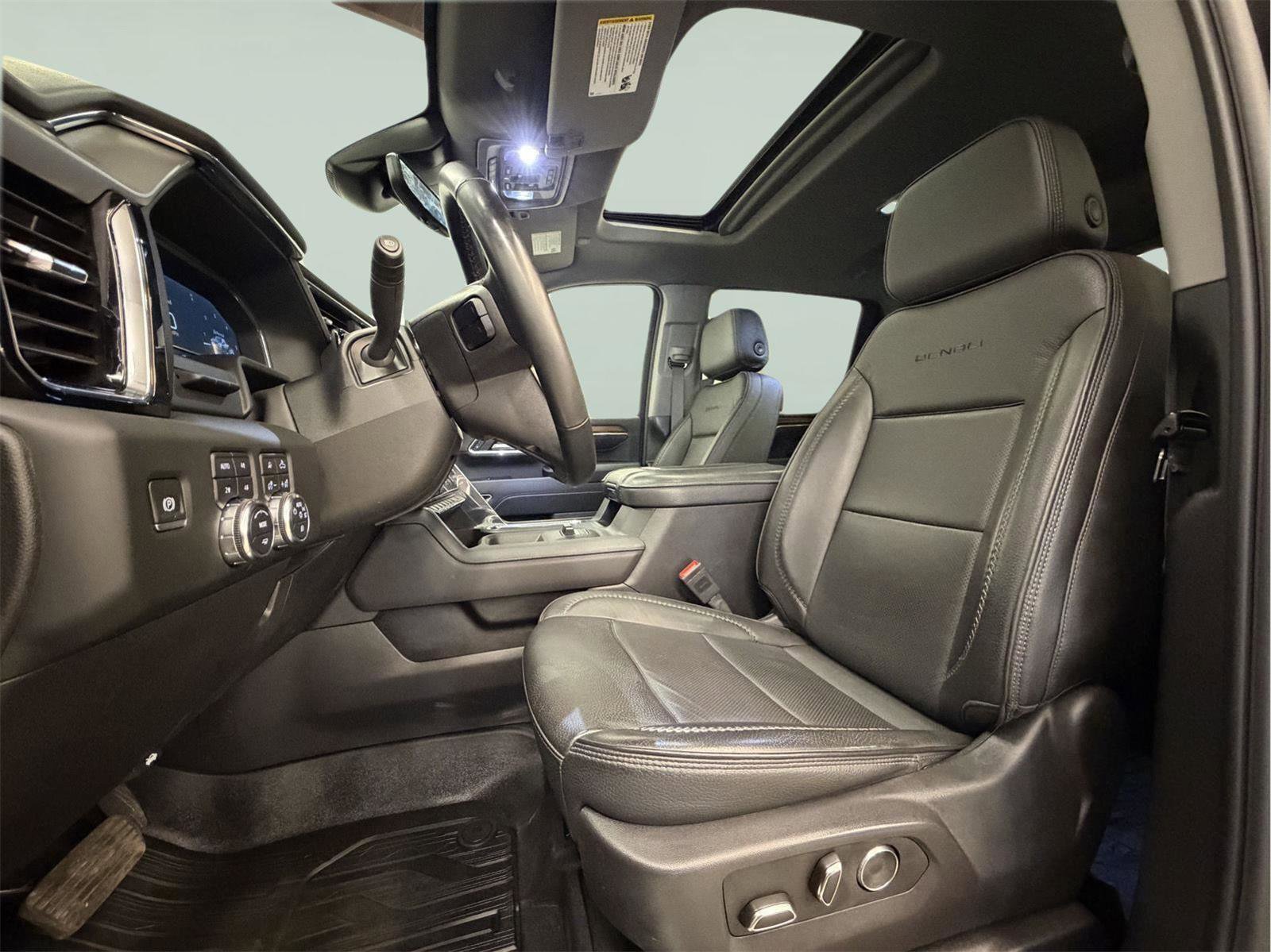 Certified 2025 GMC Sierra 3500 Denali w/ Denali Reserve Package image 30