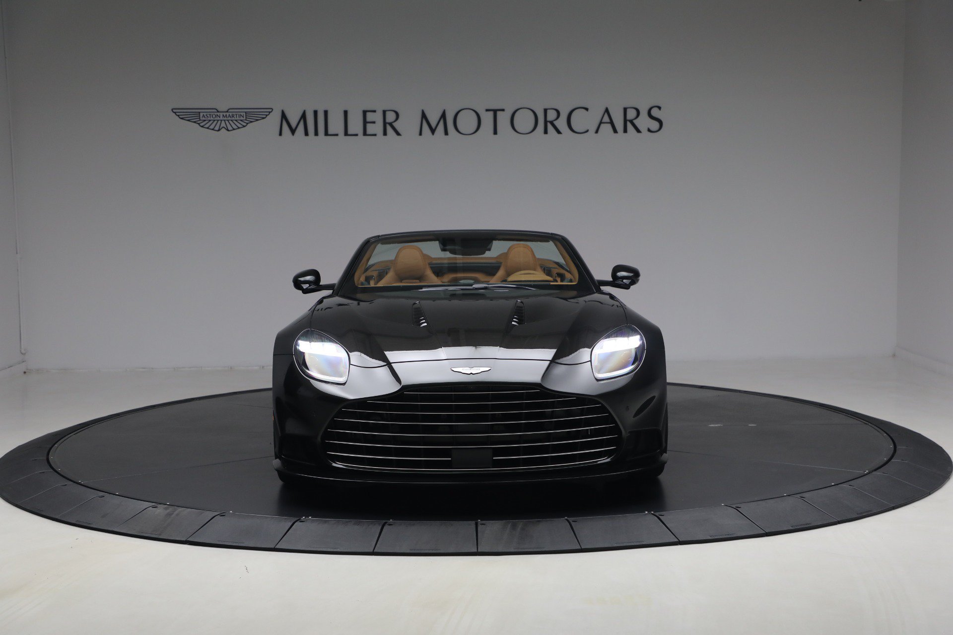 New 2026 Aston Martin Vanquish Convertible RWD image 12