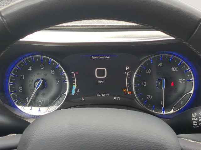 Used 2025 Chrysler Pacifica Limited FWD image 35
