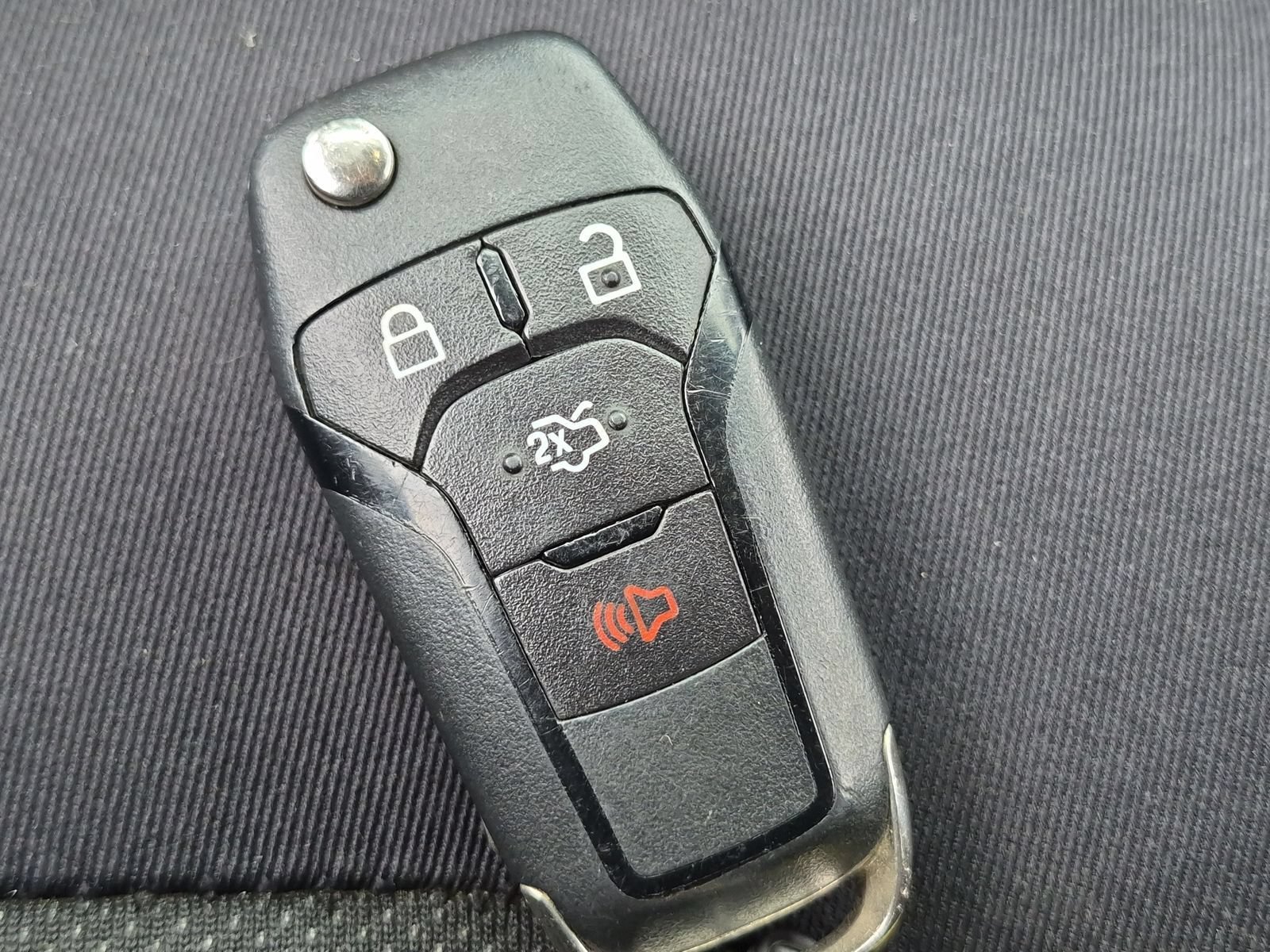 Used 2014 Ford Fusion SE FWD image 31