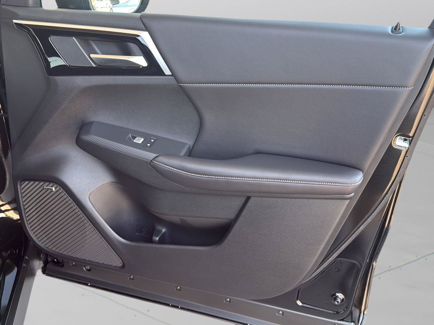 New 2026 Mitsubishi Outlander LE FWD image 30