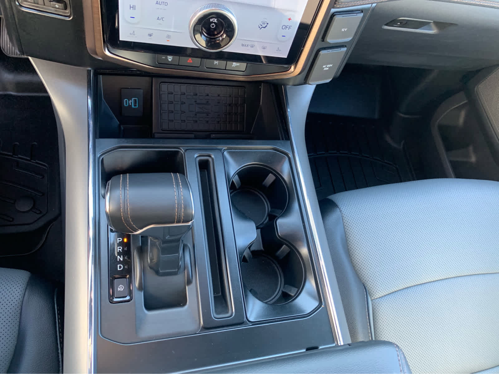 Used 2023 Ford F150 Lightning Lariat w/ Equipment Group 511A High image 18