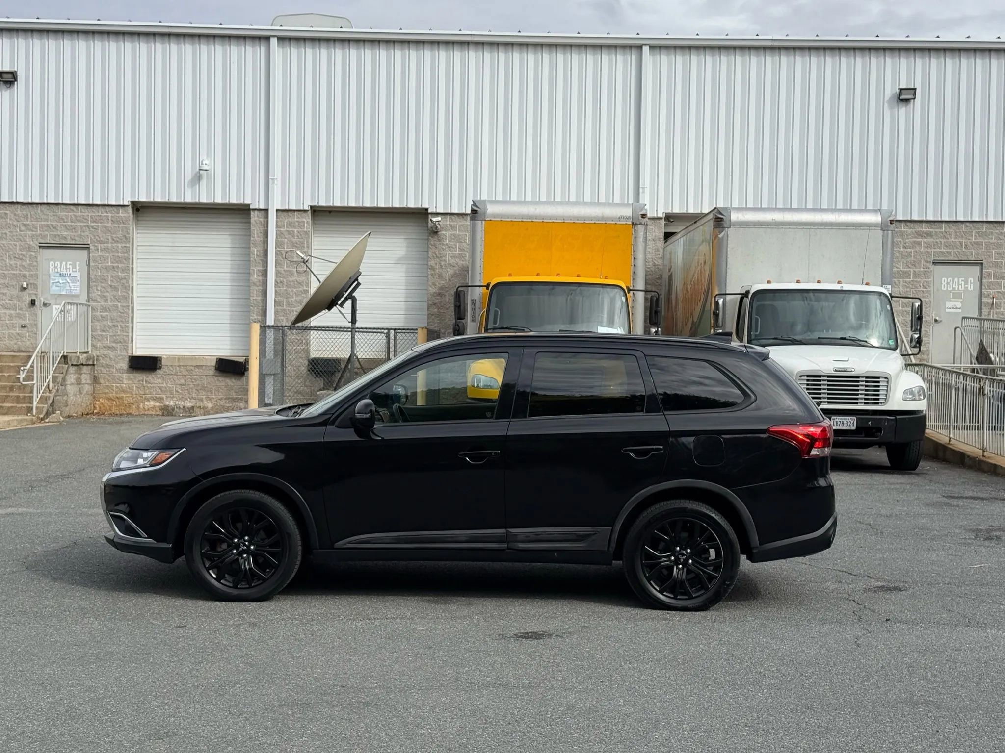 Used 2018 Mitsubishi Outlander ES image 9