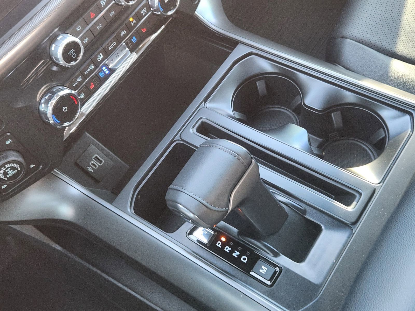 New 2026 Ford F150 Lariat w/ Equipment Group 501A Mid image 20