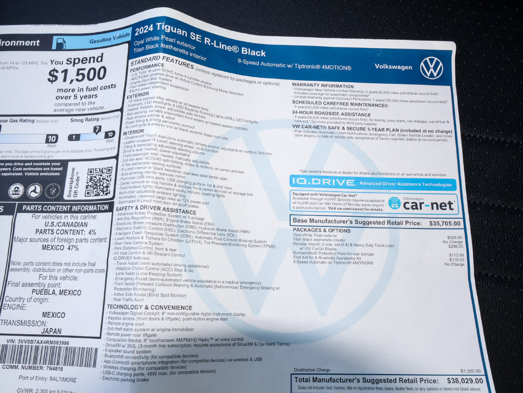 Used 2024 Volkswagen Tiguan SE R-Line AWD/4WD image 9