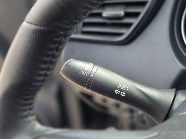 Used 2019 Nissan Rogue SV image 36