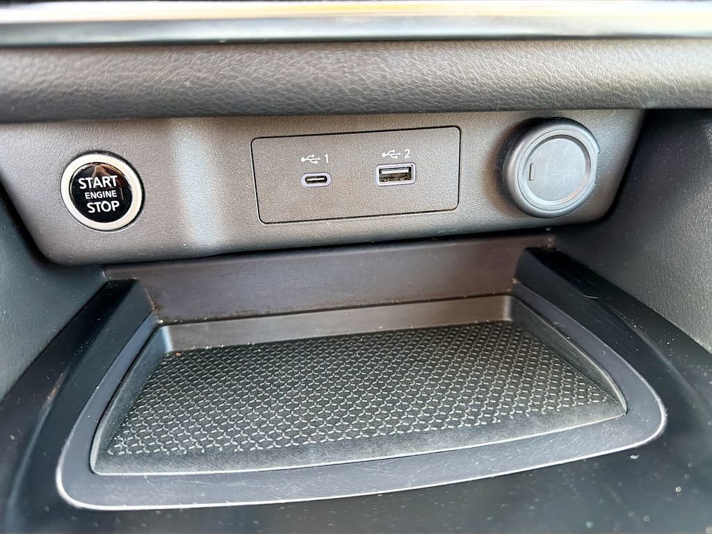 Used 2023 Nissan Rogue SV image 31