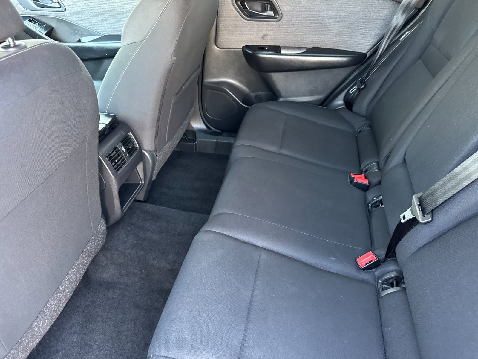 Used 2023 Nissan Rogue S image 11