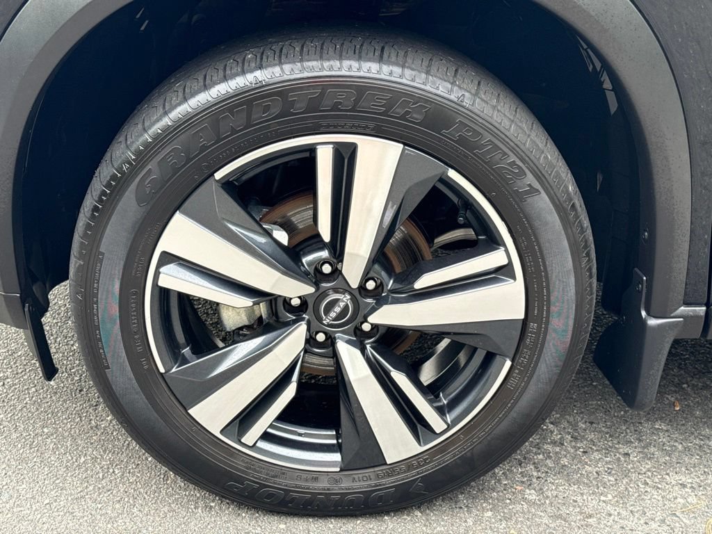 Certified 2025 Nissan Rogue SL FWD image 15