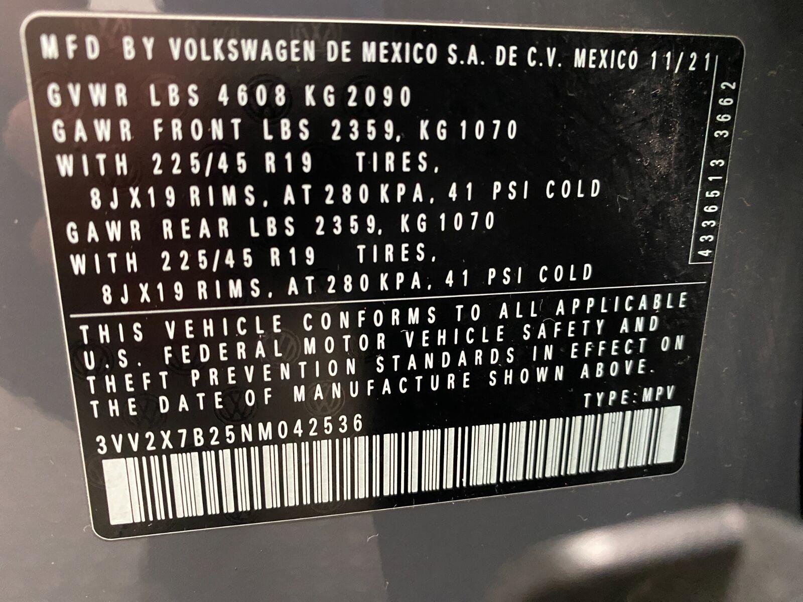 Used 2022 Volkswagen Taos SEL w/ Panoramic Sunroof Package AWD/4WD image 32