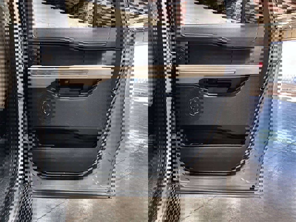 Used 2024 Ford Expedition Max Limited image 25