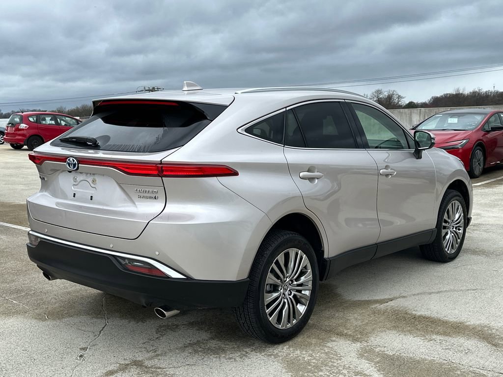 Used 2022 Toyota Venza Limited image 4