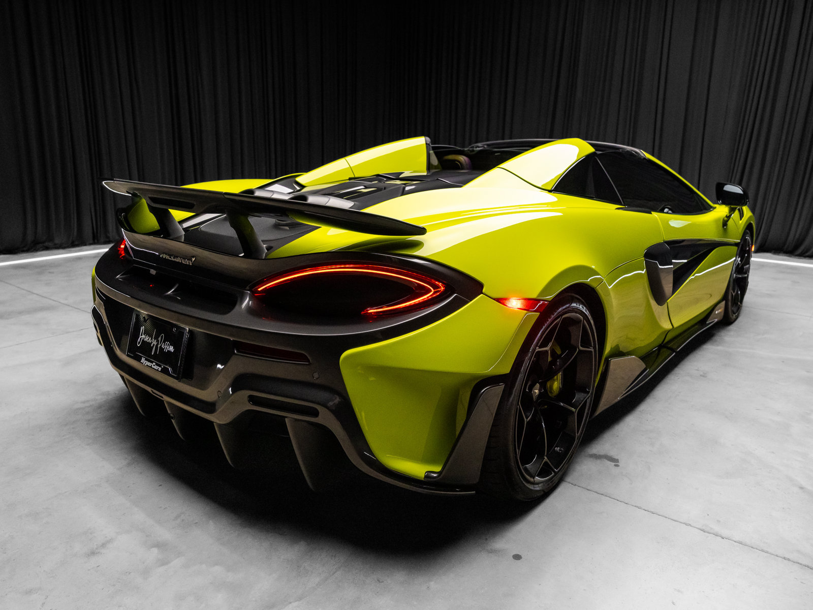 Used 2020 McLaren 600LT Spider RWD image 15