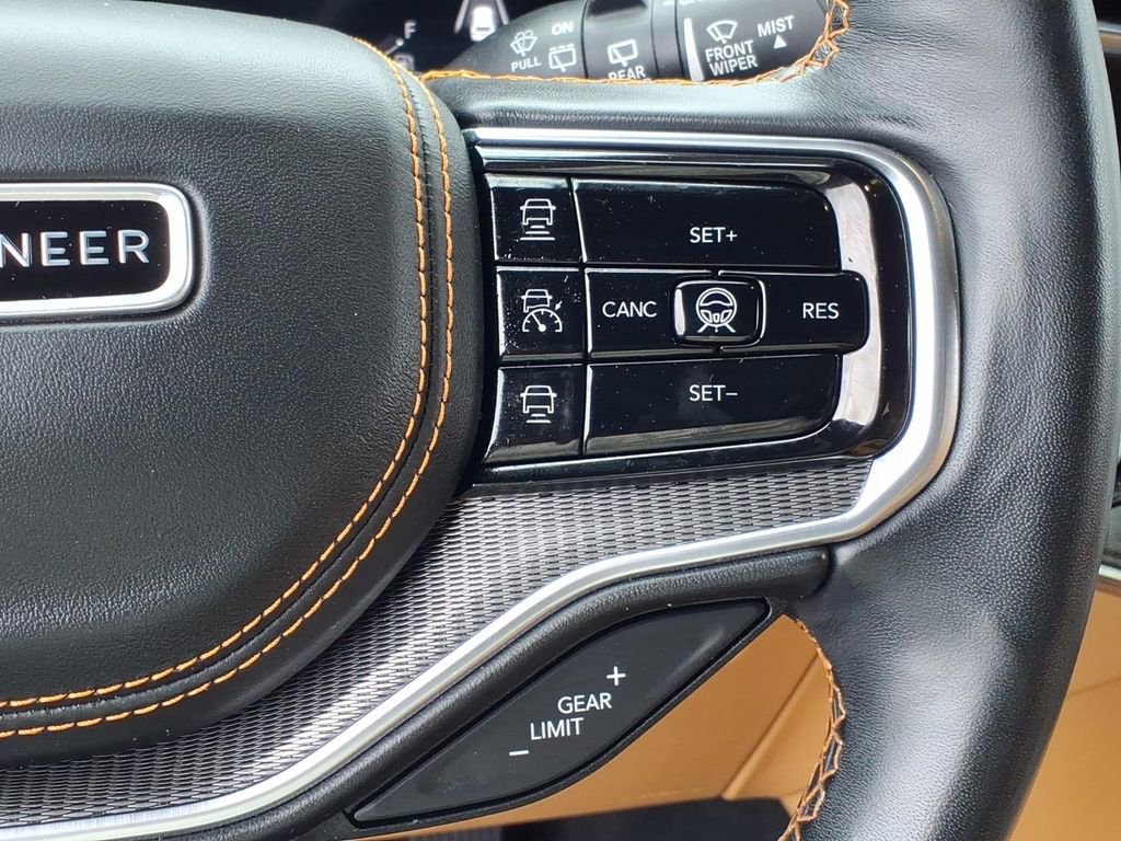 Used 2023 Jeep Grand Wagoneer Series III w/ Rear Seat Video Group 1 AWD/4WD image 10