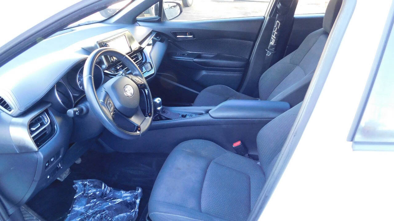 Used 2018 Toyota C-HR XLE image 19