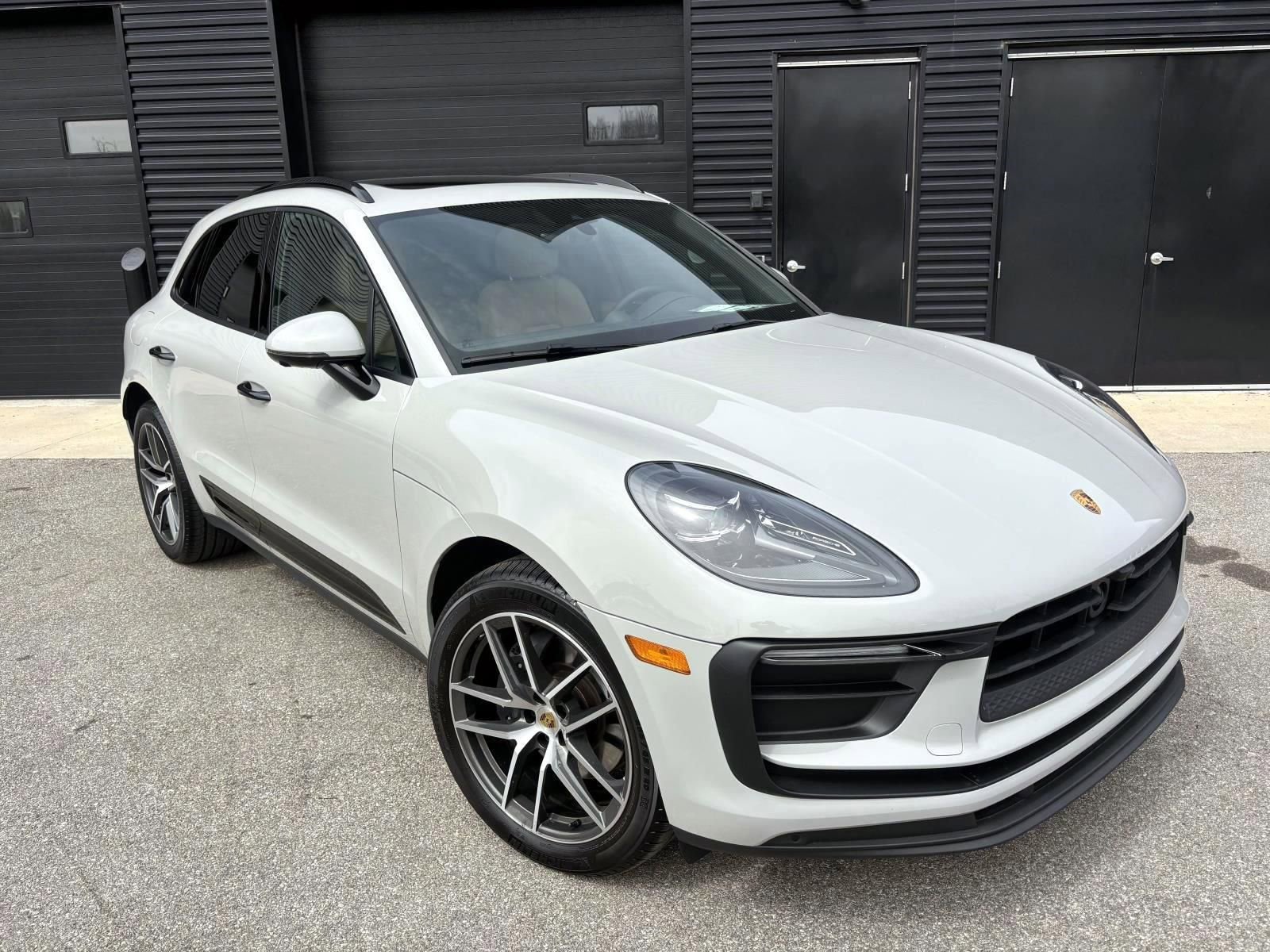 Used 2025 Porsche Macan image 12