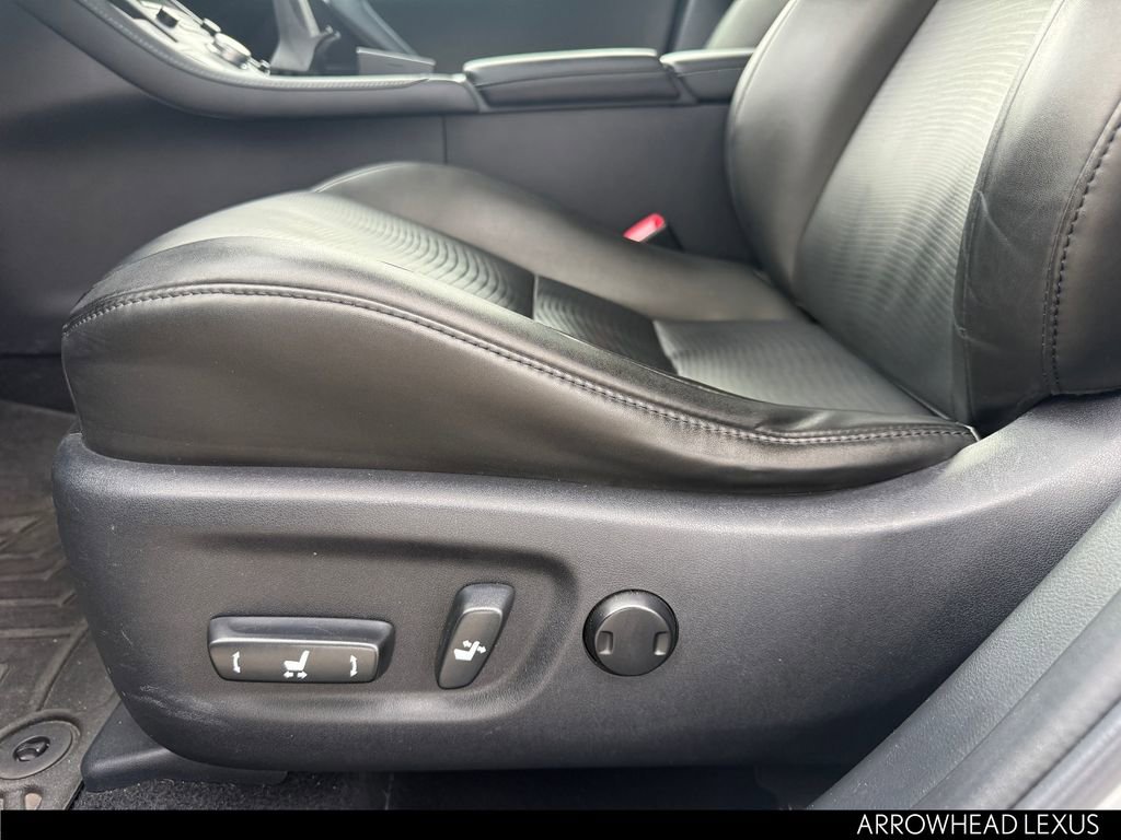 Used 2013 Lexus CT 200h w/ Premium Pkg image 11