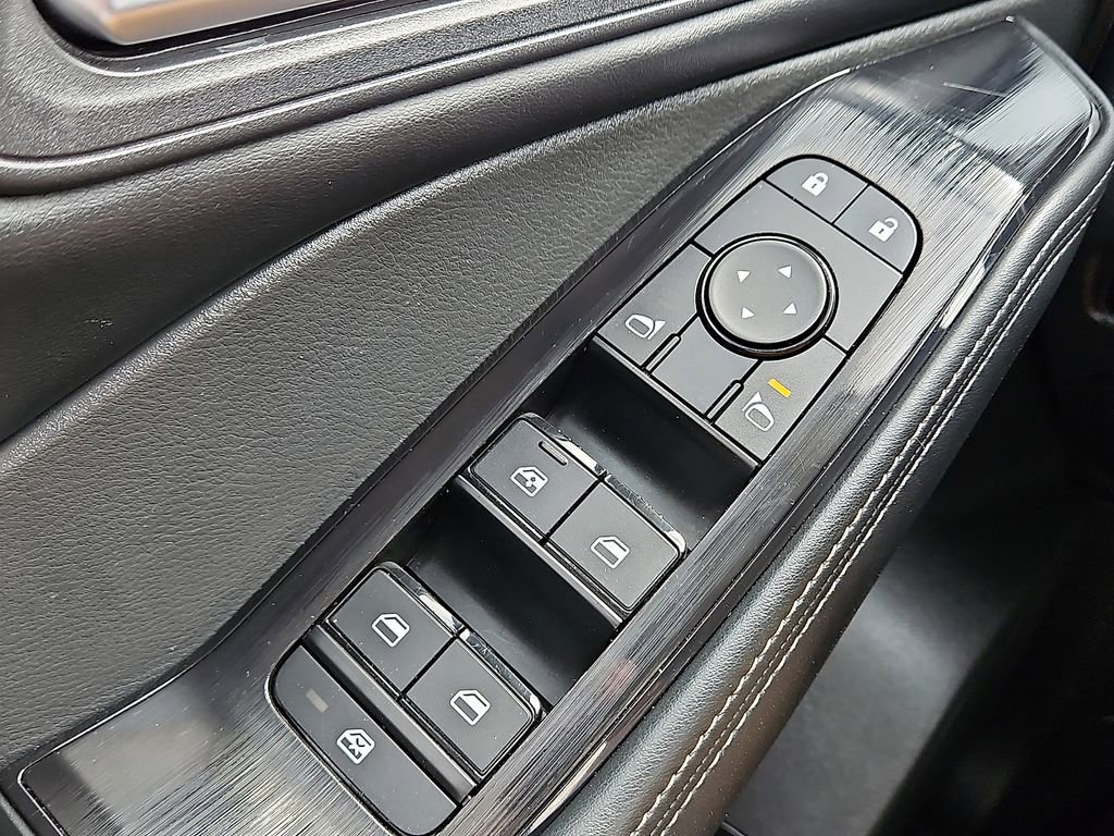 Used 2025 Nissan Rogue SV image 23