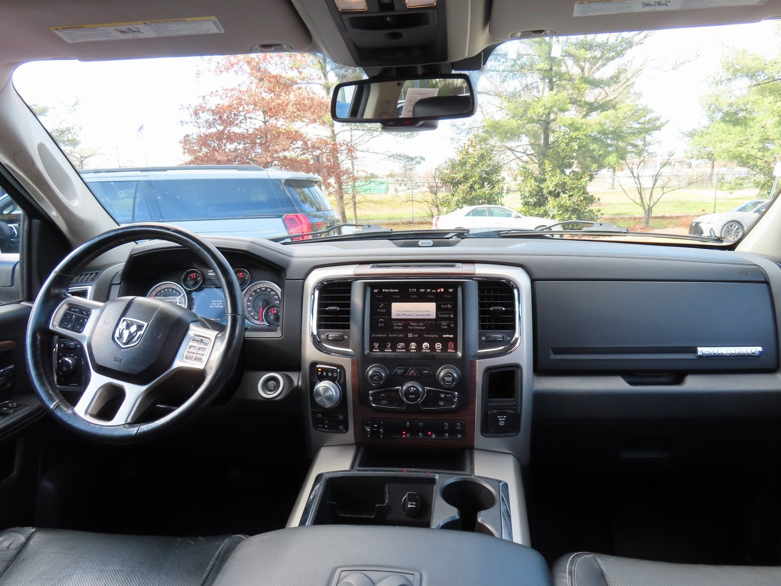 Used 2014 RAM 1500 Laramie w/ Convenience Group image 18