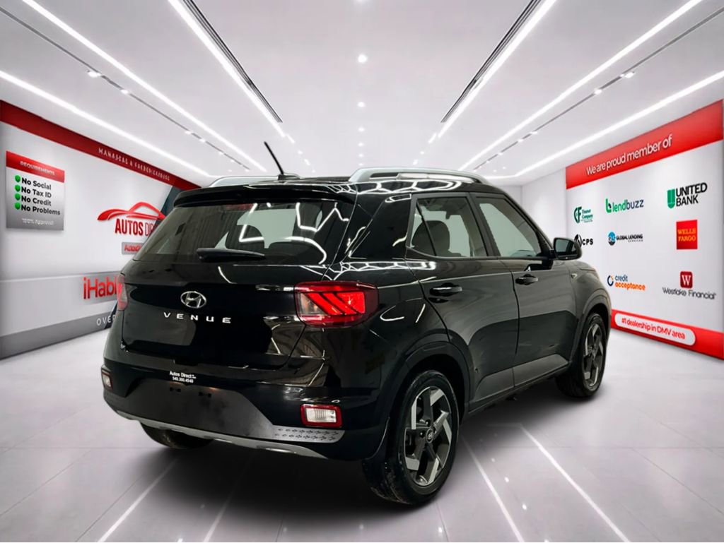 Used 2023 Hyundai Venue SEL image 8