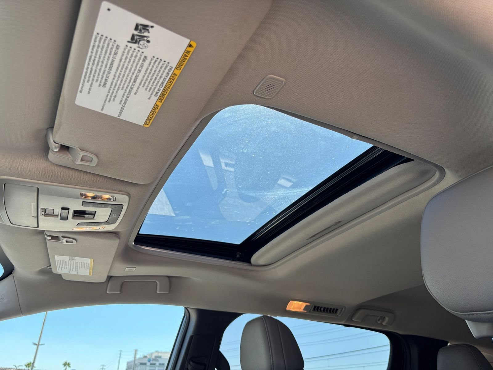 Used 2025 Toyota Sienna XLE FWD image 29