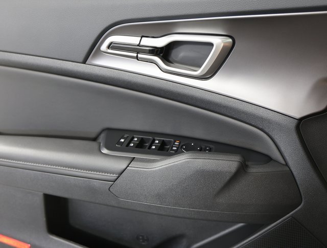 Certified 2026 Kia Sportage EX w/ EX Panorama Roof Package image 24