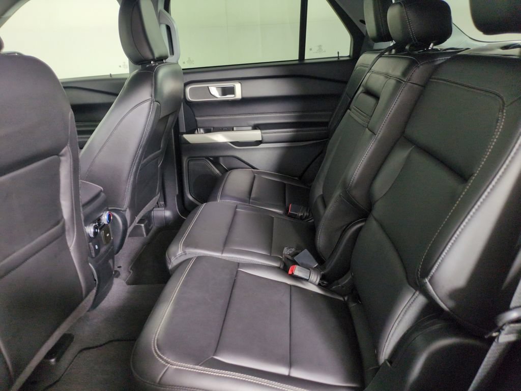 Used 2022 Ford Explorer XLT w/ Equipment Group 202A AWD/4WD image 23