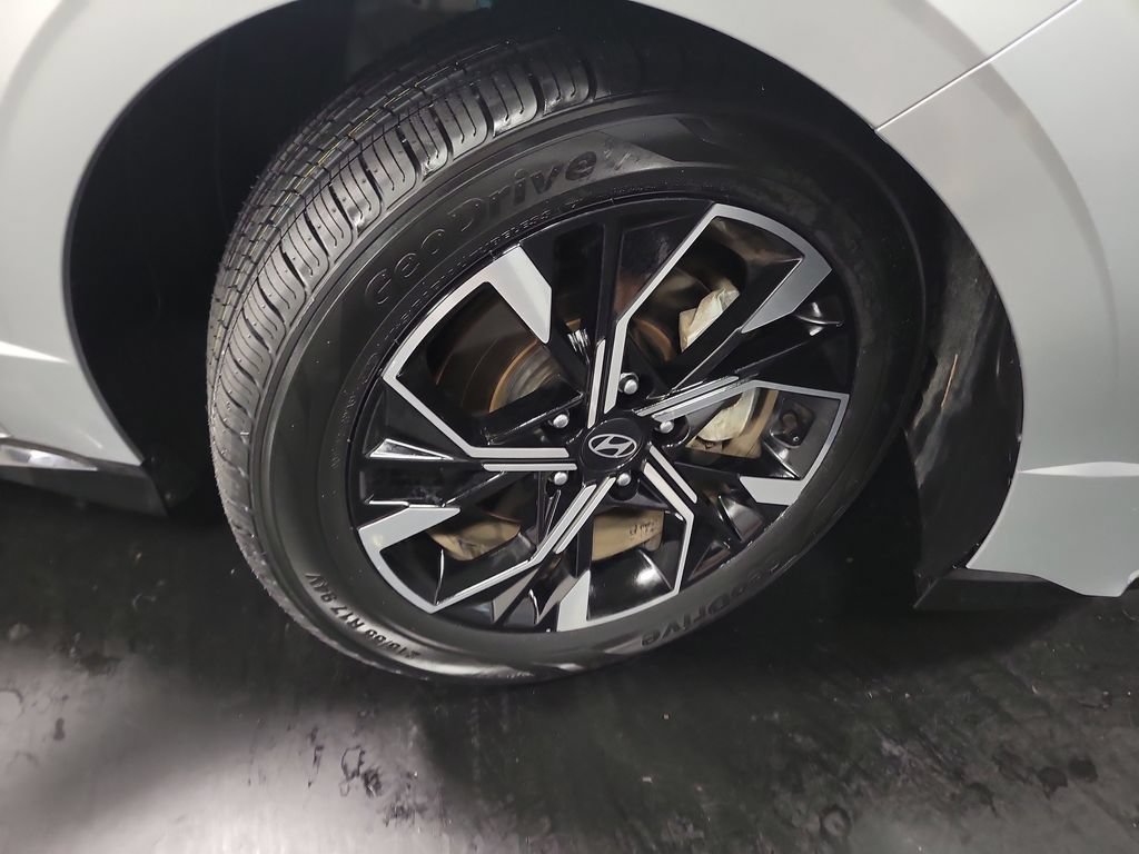 Used 2025 Hyundai Sonata SEL FWD image 11